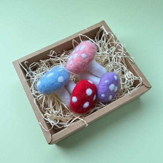 Handmade Felt Mushroom Cat Toys – Organic Catnip Infused Toadstools with Bell (Set of 4)