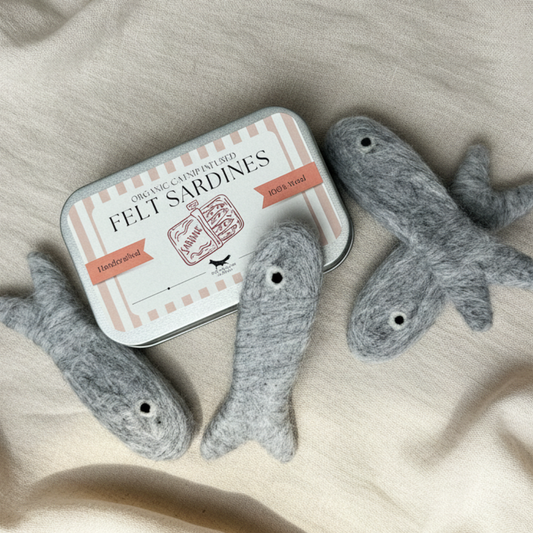 Luxury Natural Cat Toy Gift Set – 6 Piece Handmade Enrichment Bundle