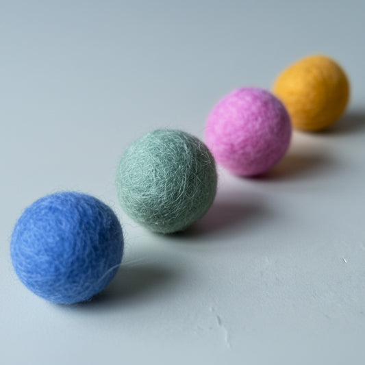 Handmade Wool Felt Cat Balls – Set of 4 Natural 2cm Cat Toys
